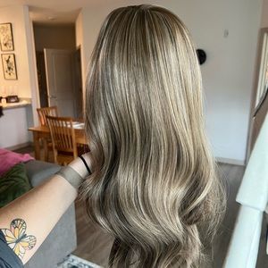 20” Highlighted Brown Synthetic Wig